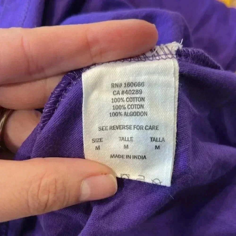 New Era Top Purple Minnesota Vikings Lace Up Short Sleeve Tee Shirt Size Medium - Picture 8 of 8